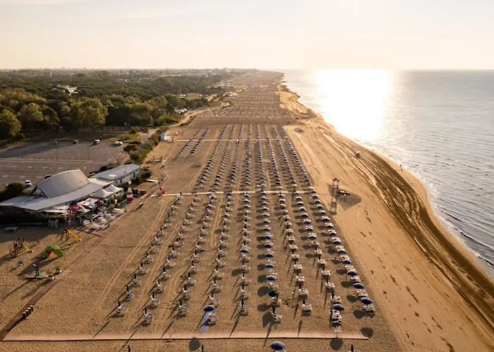 Flat With Terrace And Parking *